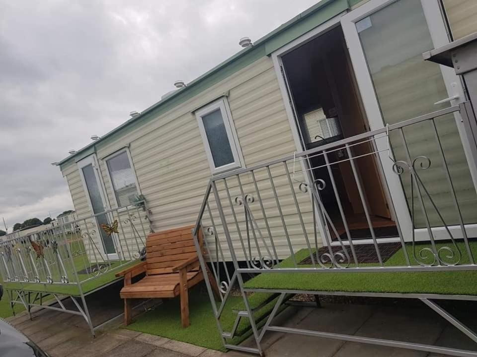 I 10 Caravan 4 Berth Chase Caravan Park Ingoldmells Eksteriør billede
